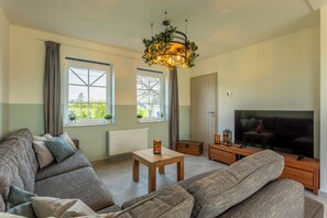 Cozy livingroom with large couch