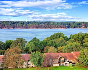 65237767-H1-Grand_Lakeexterior-min