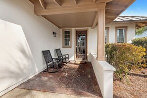 Saltwater Cottage - Beach Club - Signature Properties