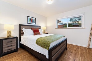 Bedroom 1 | Queen Bed (Suite 1)
