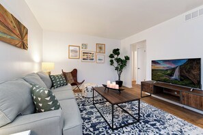 Living Area with Smart TV (Suite 4)