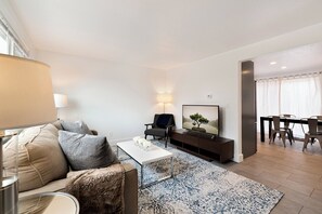 Living Area with Smart TV (1755)