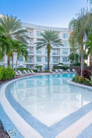 Melia Orlando Celebration Hotel - Infinity Pool