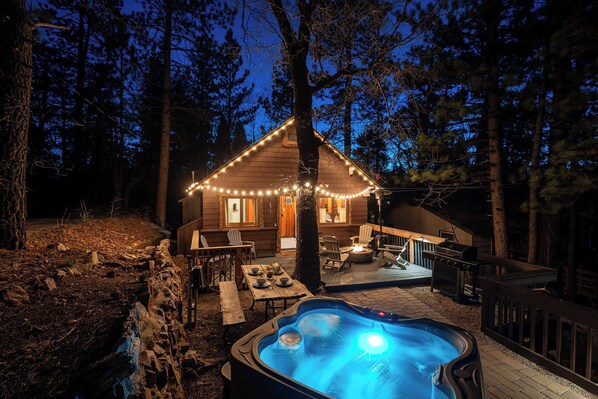 Relaxing night at Velvet Cub Hideaway