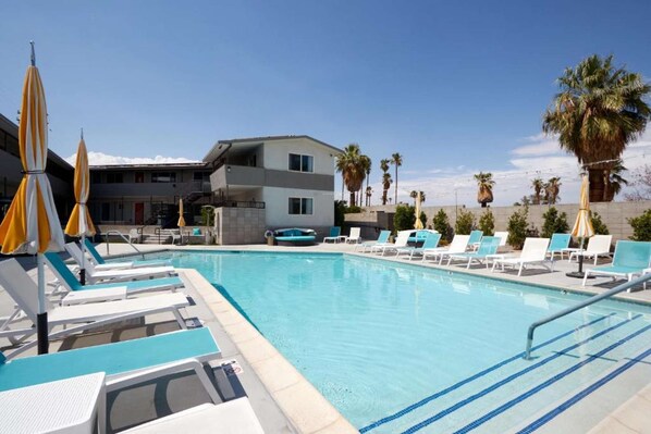 The Cole - Outdoor Pool