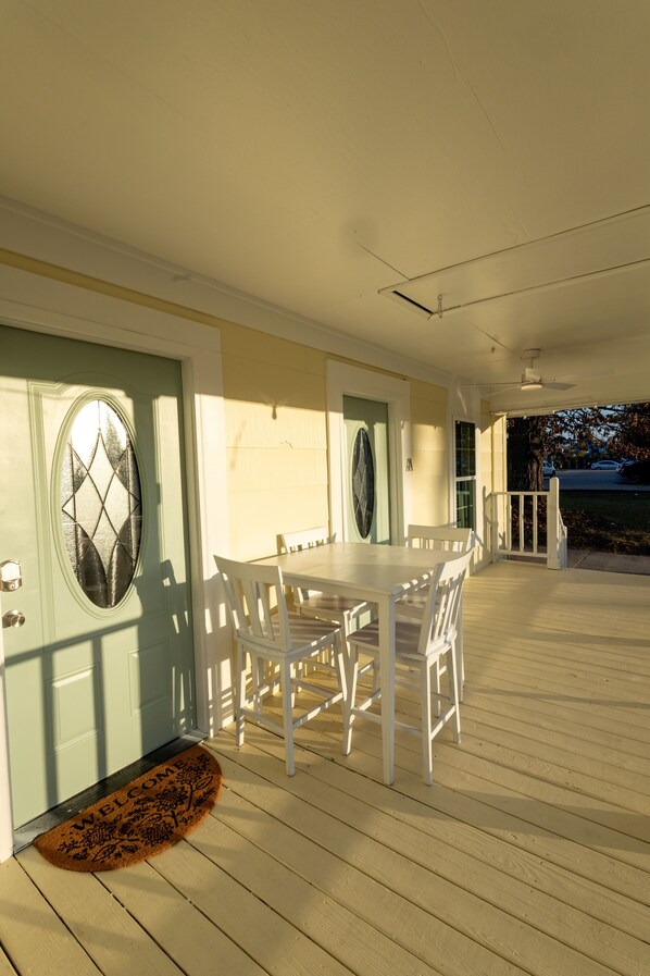 Outdoor dining