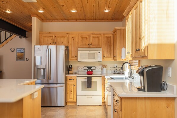 Full kitchen