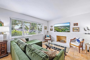 4-FrontLivingArea1