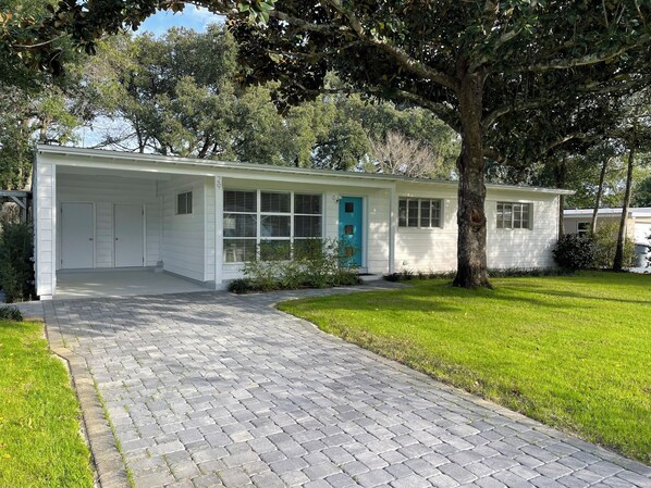 Newly renovated home located in Elliot Point, Ft Walton Beach Florida