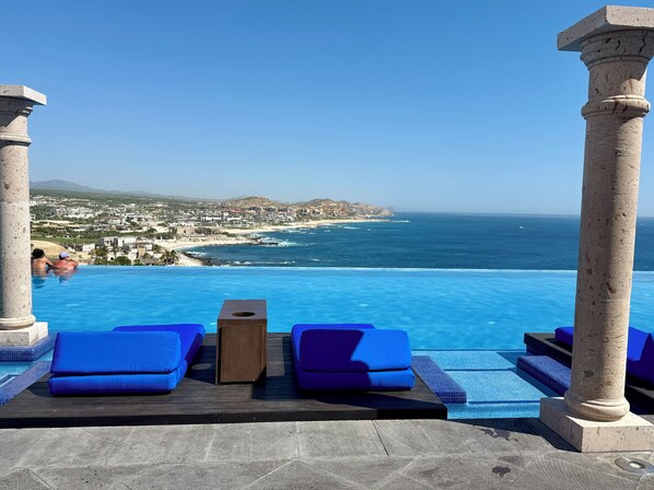 Rooftop infinity pool with stunning views
