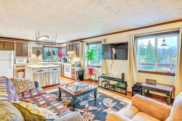 Sandy Vacation Rental | Studio | 1BA | Stairs Required | 740 Sq Ft