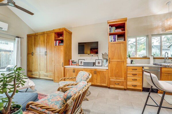 West Sacramento Vacation Rental | Studio | 1BA | 450 Sq Ft | Step-Free Access