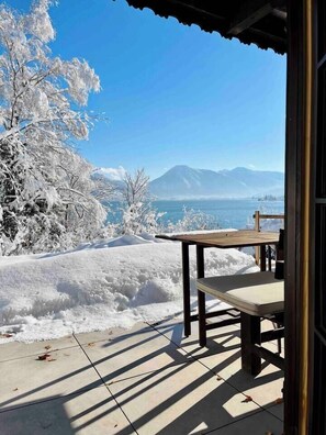 Terrasse mit Winterwonderland 