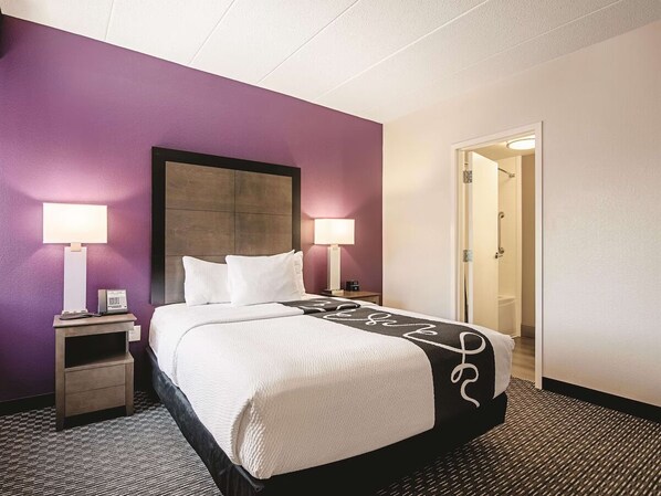 Unit with Queen size bed