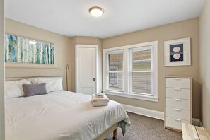 Bedroom with queen bed