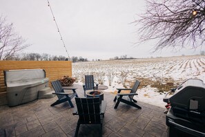 This fire pit is perfect spot for great conversations and late-night s'mores :)