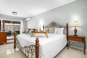 The separate apartment features its own king-size bedroom, full kitchen, and en-suite bathroom, making it perfect for extra privacy while still enjoying the shared outdoor spaces!