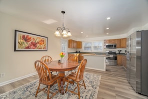 Dining into Kitchen