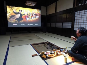 150 inch home theater
