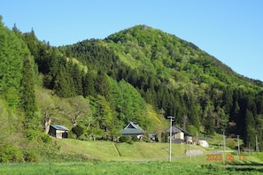 "Old private house resort Niyondai" in spring