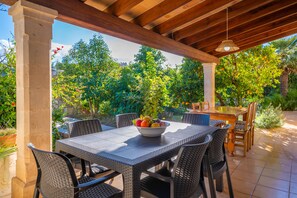 Outdoor dining