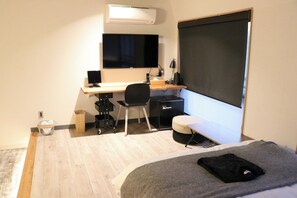 deTOUR Moderate Double Room
