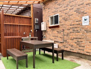 Outdoor dining