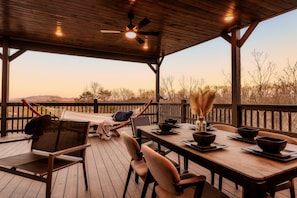 Cozy hangout Skydeck area with a view