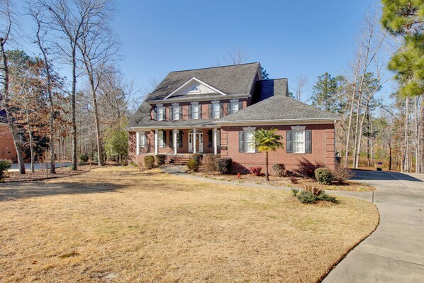 Blythewood Vacation Rental | 4BR | 4.5BA | 6 Steps Required | 4,872 Sq Ft