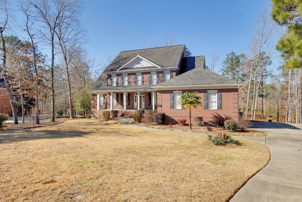 Blythewood Vacation Rental | 4BR | 4.5BA | 6 Steps Required | 4,872 Sq Ft