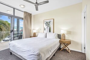 Master Bedroom (Balcony access)