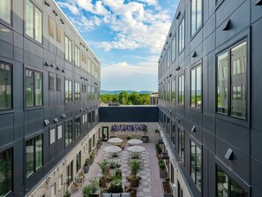 Poet's Courtyard.