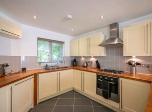 Large kitchen with 5* amenities
