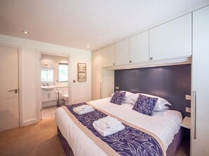 Emporer king size master bed