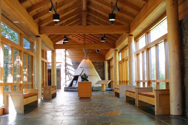 - Encounter wildlife up close, explore the history and culture of the wild West and take in beautiful art. The High Desert Museum is a cultural gem set on 135 acres of awe.