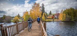 Drake Park is great for a stroll, picnic, or people-watching. There's live music and some artsy stalls on the weekends