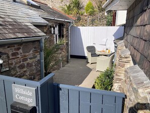 Private Entrance and courtyard