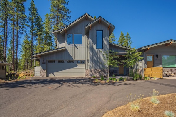 18184 Forestbrook Exteriors-01
