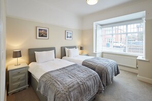 Wardman Crescent, Redcar - Host & Stay
