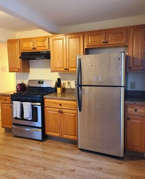 NEW LISTING!!! 26 Columbia - Eat-in kitchen