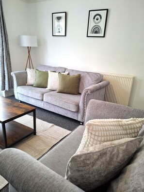Living Room / Lounge