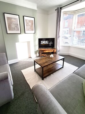 Living Room / Lounge