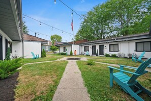 Enjoy the sunshine & fresh air in the tranquil courtyard​