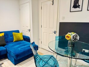 Living Room / Lounge