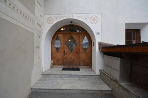 Porta chesa (Eingangstüre)