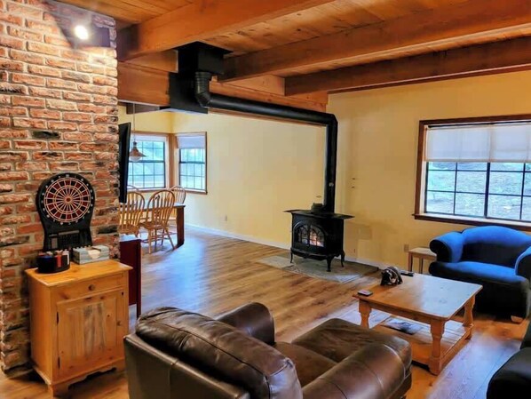 Open living space with gas fireplace