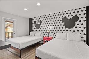 Bedroom #2: Queen-size bed and twin-size bed with TV (en-suite)