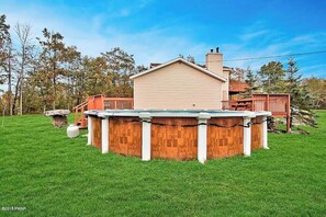 Above ground pool