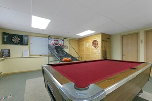 Spielezimmer
