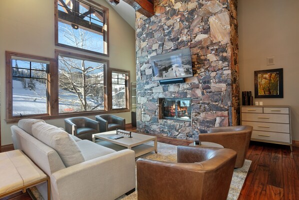 Furniture, Indoors, Living Room, Couch, Floor